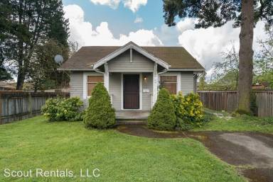 Main picture of 7922 SE Schiller St