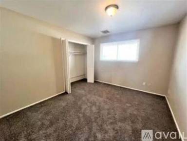 Main picture of 3015 W Krall St