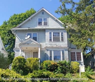 Main picture of 929 Pleasant St