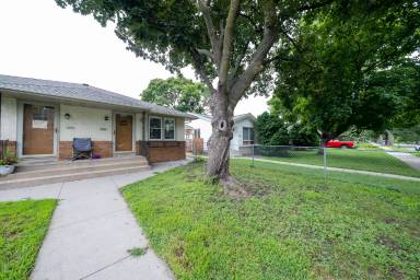 Main picture of 5538 Oliver Ave S