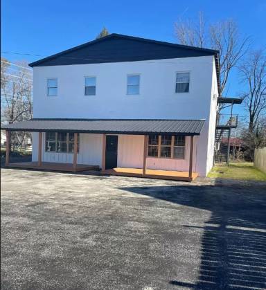 Main picture of 212 Washington St