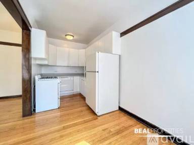 Main picture of 816 W Waveland Apartments