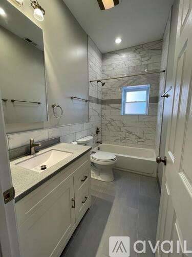 Main picture of 2058 N California Ave