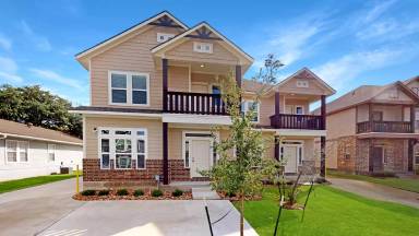 Main picture of 907 Montclair Ave