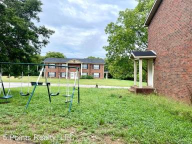 Main picture of 616 Castlegate Dr