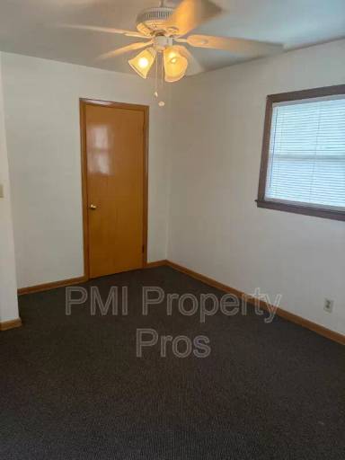 Main picture of 3800 N 76th St