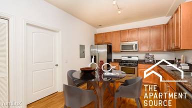 Main picture of 738 N May St
