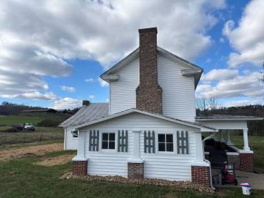Main picture of 2221 Chinquapin Grove Rd