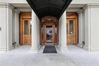Main picture of 612 Central St