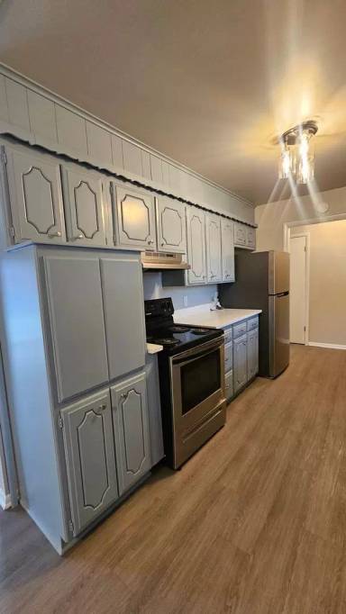 Main picture of 2203 S Hickory Ave