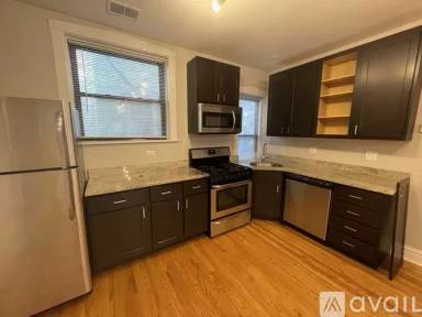 Main picture of 3715 N Leavitt St