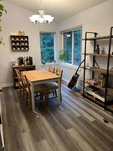 Main picture of 405 Newport Way NW