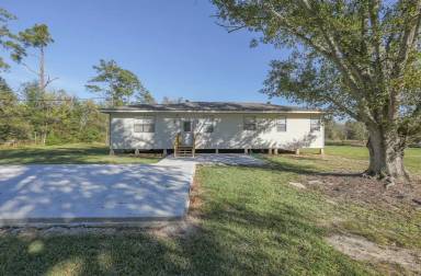 Main picture of 1927 Yvonne Dr