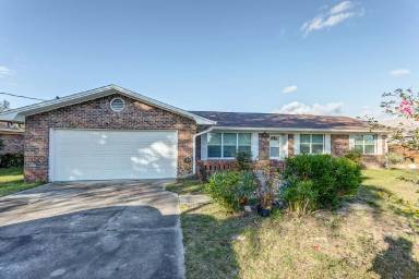 Main picture of 4609 Meadow St