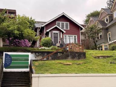Main picture of 1006 N Garden St