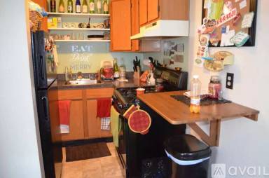 Main picture of 141 W 9th St