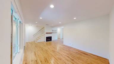 Main picture of 2048 E Villa St