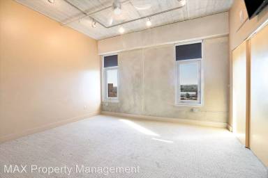 Main picture of 309 E 5th St