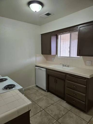 Main picture of 2532 W Chestnut Ct