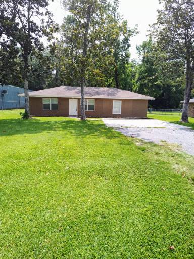 Main picture of 3374 Highway 69 S