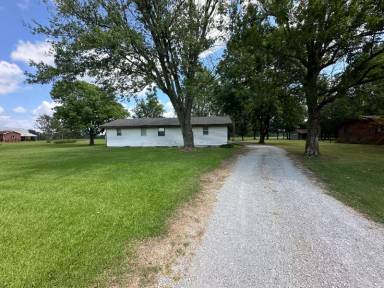 Main picture of 1416 Radio Rd