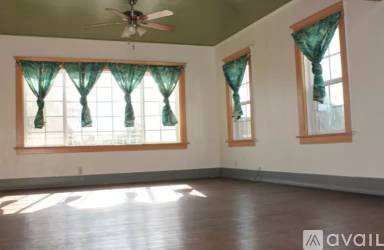 Main picture of 1523 E 7th St