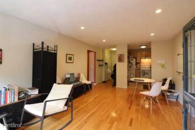 Main picture of 15 Walbridge St