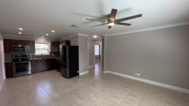 Main picture of 1221 Wellington St