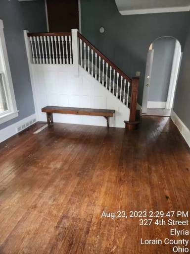 Main picture of 327 4th St
