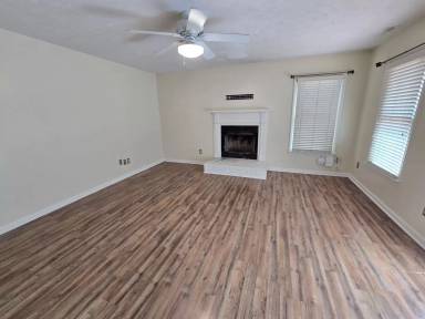 Main picture of 472 Brandermill Rd