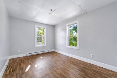 Main picture of 94 Prospect St