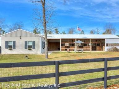 Main picture of 2080 Tally Ho Dr