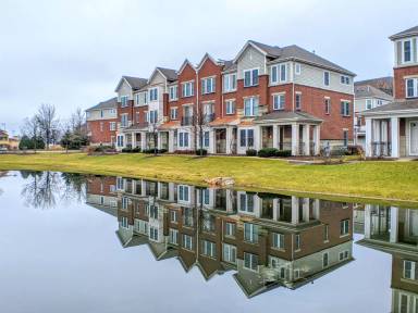 Main picture of 2221 S Crambourne Way