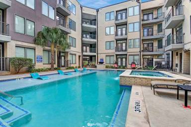 Main picture of Park West
