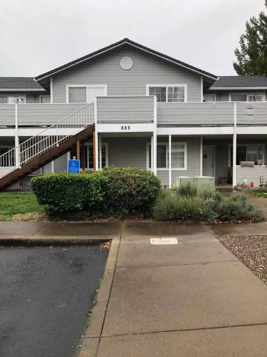 Main picture of 885 Valley View Dr