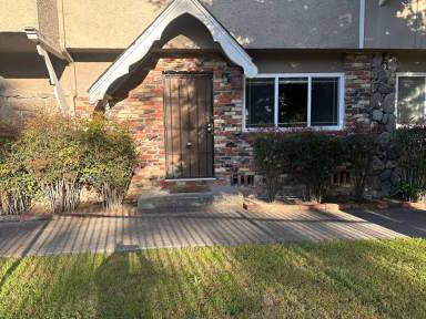 Main picture of 399 W Angela St
