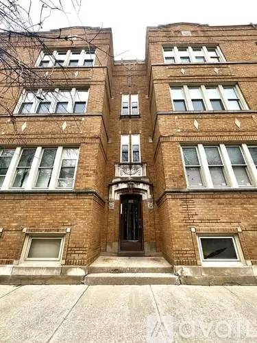 Main picture of 7431 N Hoyne Ave