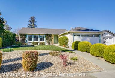 Main picture of 689 Choctaw Ct