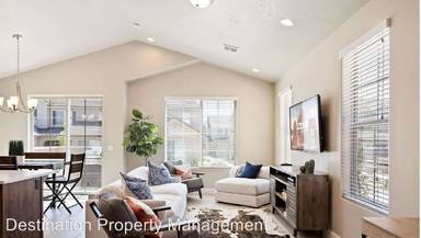 Main picture of 1906 E Fiesta Ln