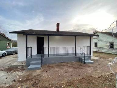 Main picture of 1820 Spring St NE