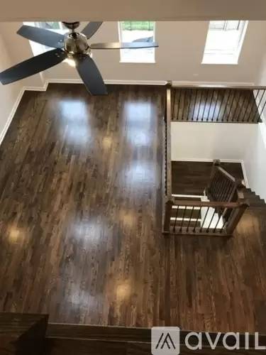 Main picture of 1426 W Walton St