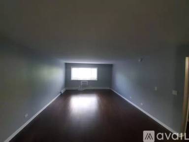 Main picture of 914 N Austin Blvd