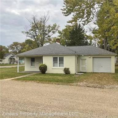 Main picture of 28 N Kansas Ave
