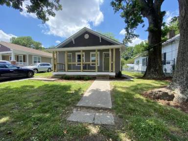 Main picture of 908 Pichard St