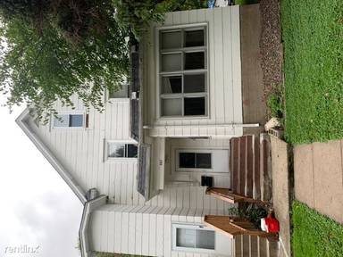 Main picture of 887 22nd Ave SE