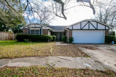 Main picture of 14918 Silver Green Dr S
