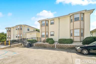 Main picture of 4774 Pontchartrain Dr