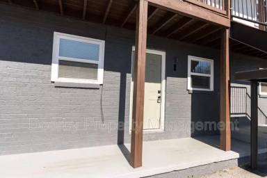 Main picture of 655 4th St NE