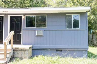 Main picture of 611 S Lovell Ave