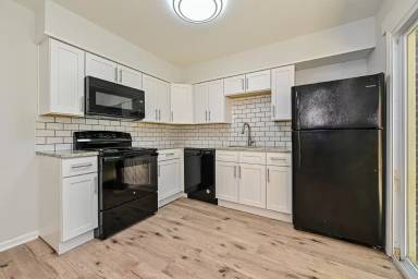 Main picture of 600 Camrose Dr